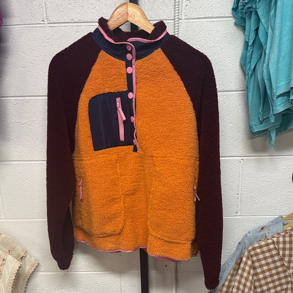 Lovlov boutique brand color block sweatshirt